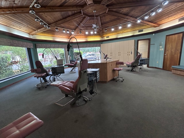 More Photos Of 9806 N 56th St, Temple Terrace Medical For Lease