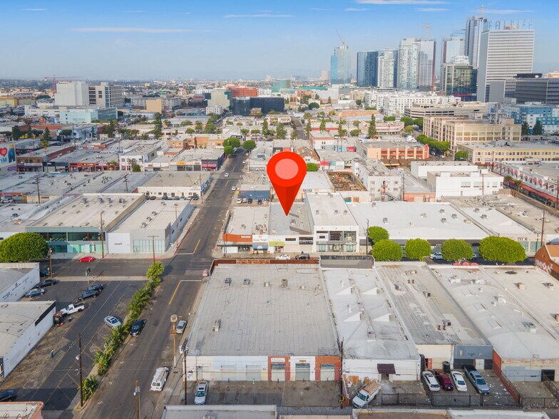 More Photos Of 1329-1333 Santee St, Los Angeles Storefront For Lease