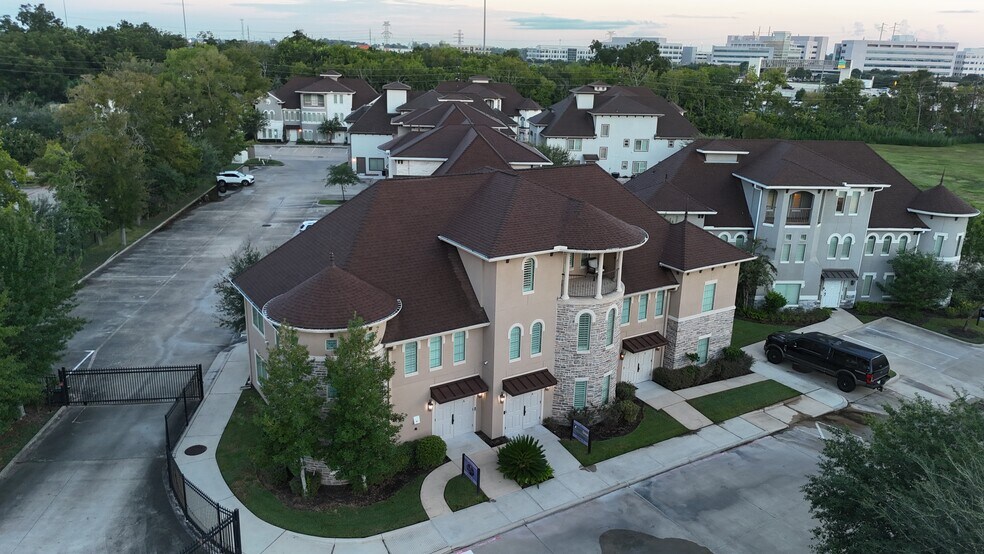Primary Photo Of 6546 Greatwood Pky, Sugar Land Office For Sale