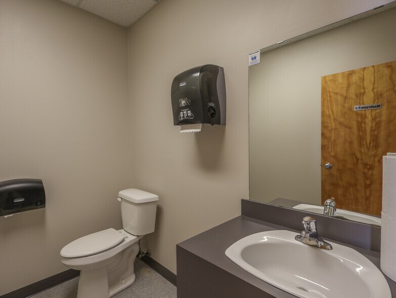 More Photos Of 5003 47 st, Stettler Office For Lease