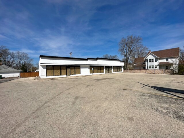 More Photos Of 814-816 State St, Lemont Freestanding For Lease