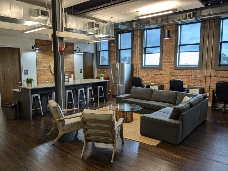 More Photos Of 116 E Main St, Rock Hill Office For Lease