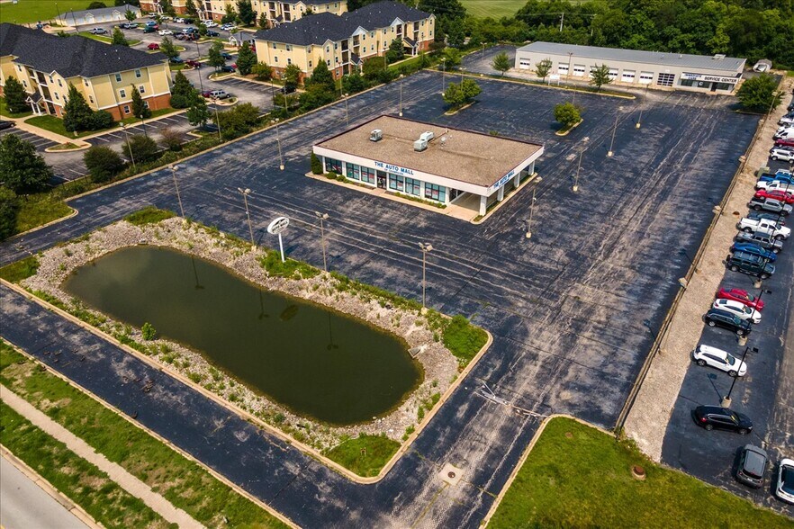 More Photos Of 1910-1912 Moreland Blvd, Champaign Auto Dealership For Sale