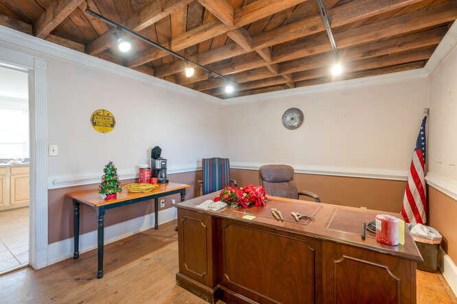 More Photos Of 497 NW Kirk Rd, Marietta Office For Sale