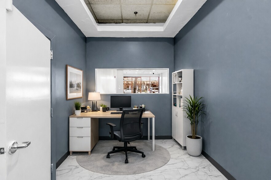 More Photos Of 464-468 Essex St @ Hampshire st, Lawrence Office For Sale