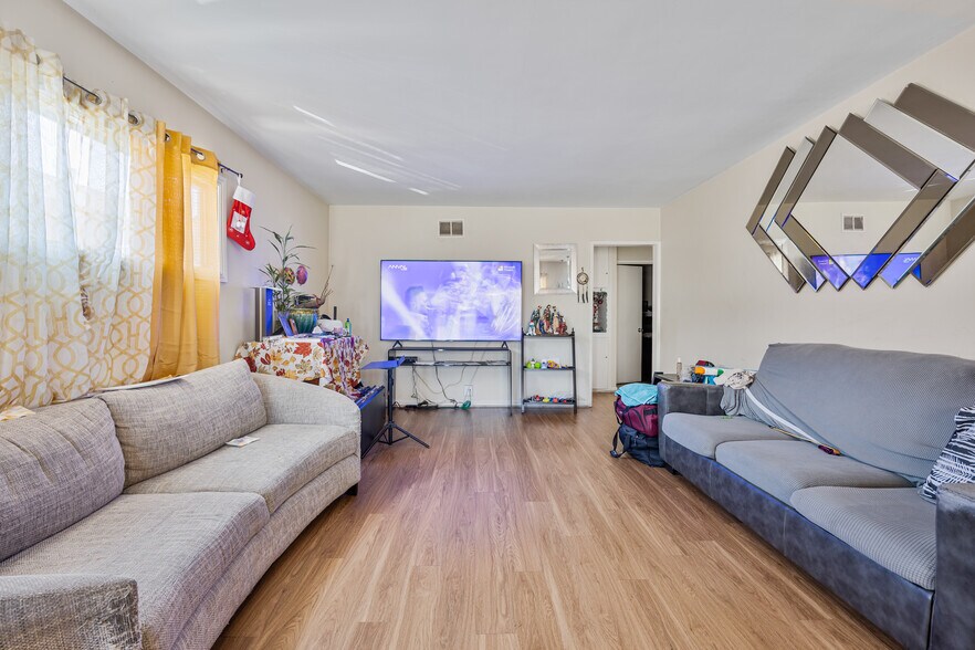 More Photos Of 10605 Buford Ave, Inglewood Apartments For Sale