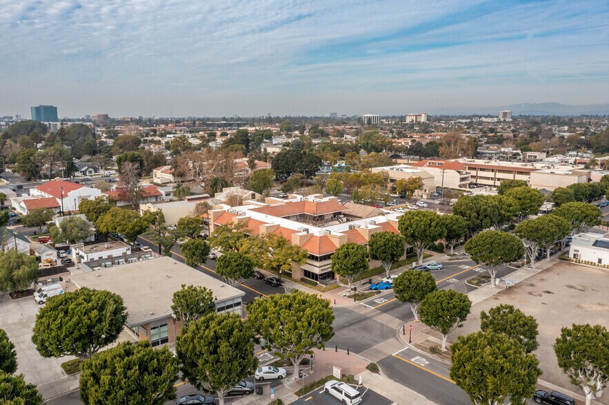 More Photos Of 250 El Camino Real, Tustin Office For Lease