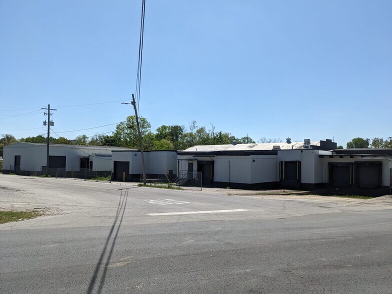 More Photos Of 959 Dorsey St, Gainesville Warehouse For Sale