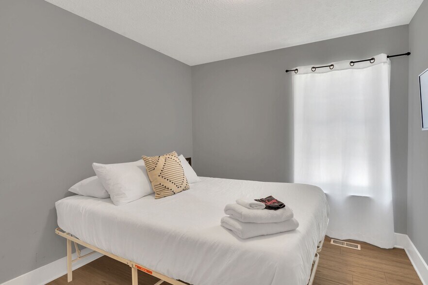 More Photos Of 901 21st Ave N, Nashville Multifamily For Sale