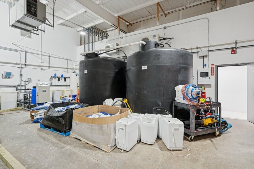 More Photos Of 12217 S Broadway, Edmond Warehouse For Sale