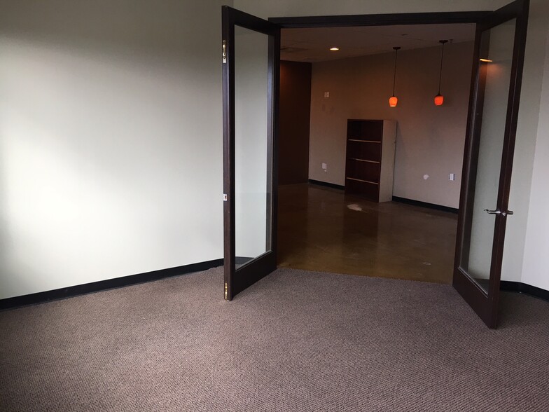 More Photos Of 3204 Smokey Point Dr, Arlington Office For Lease