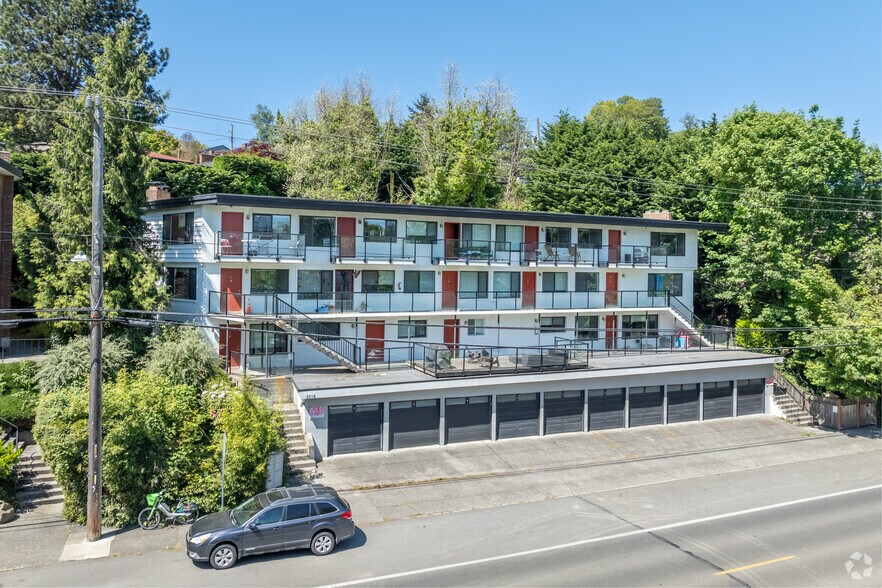 Primary Photo Of 2515 Thorndyke Ave W, Seattle Multifamily For Sale