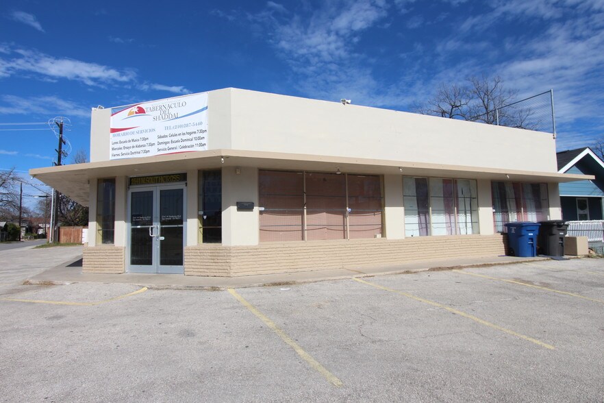 More Photos Of 2541 W Southcross Blvd, San Antonio General Retail For Sale