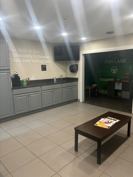 More Photos Of 3861-3870 West Rd, Cortland Auto Dealership For Sale