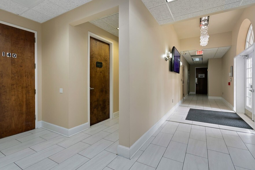 More Photos Of 1920 Boothe Cir, Longwood Office For Lease
