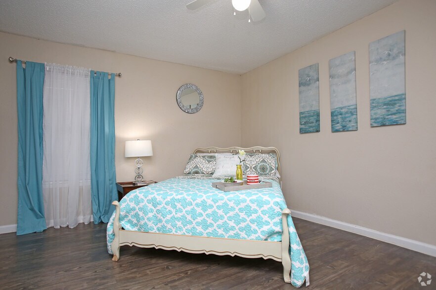 More Photos Of 801 S Allen Genoa Rd, South Houston Apartments For Sale