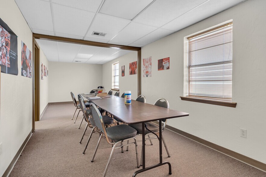 More Photos Of 727 4th St, Healdton Specialty For Sale