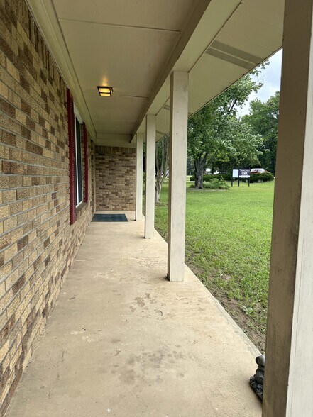 More Photos Of 608 S Pine St, Cabot Flex For Sale