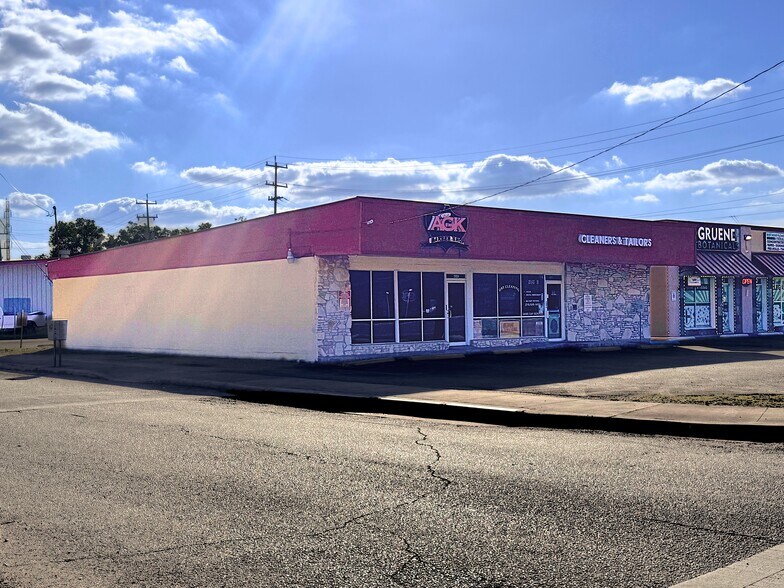More Photos Of 609 Pat Booker Rd, Universal City Storefront Retail Office For Sale