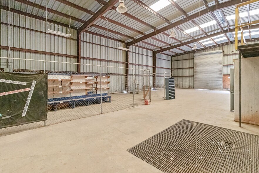 More Photos Of 17301 E FM 1097 Rd, Willis Storefront Retail Office For Sale