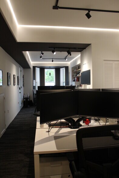 More Photos Of 709 D St SE, Washington Storefront For Lease