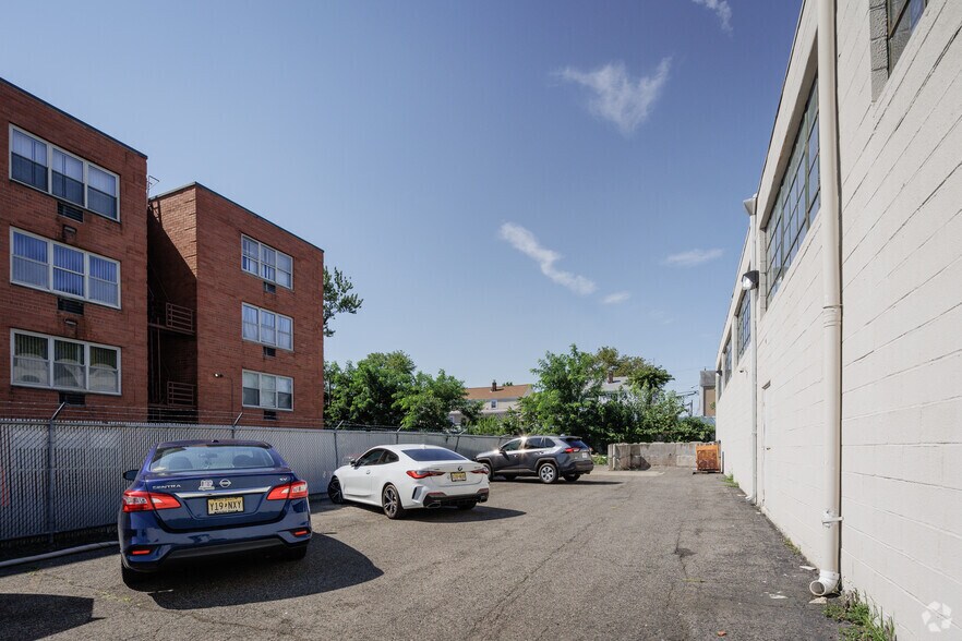 More Photos Of 403-405 W Pleasantview Ave, Hackensack Light Manufacturing For Sale