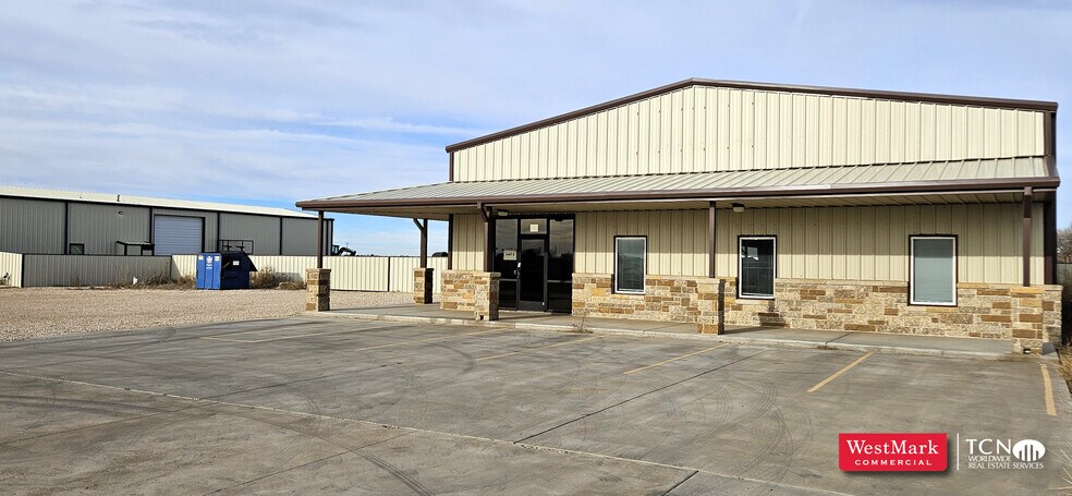 More Photos Of 9402 FM 1585, Wolfforth Warehouse For Lease
