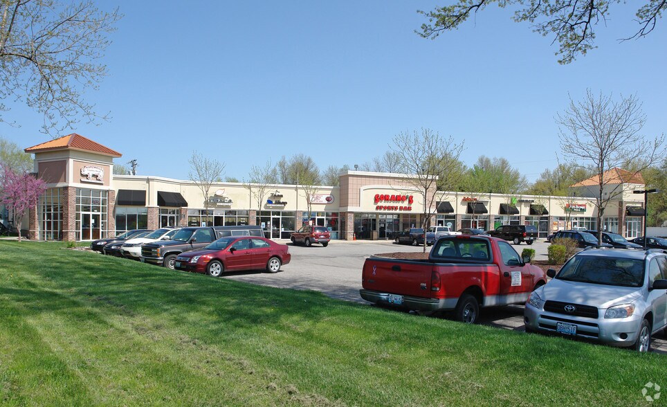 More Photos Of 403-447 SW Ward Rd, Lee's Summit Unknown For Lease