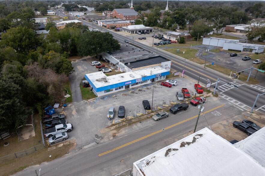 More Photos Of 2401 W Cervantes St, Pensacola General Retail For Sale