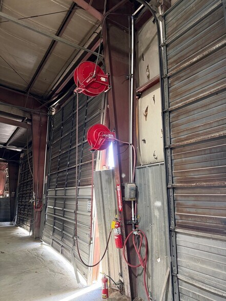 More Photos Of 429 Granite Quarry Trl, Mount Airy Warehouse For Lease