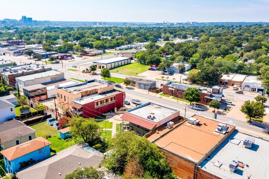 More Photos Of 1434 N Main St, Fort Worth Storefront Retail Office For Lease
