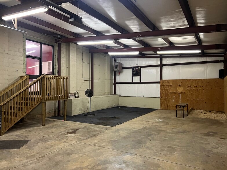More Photos Of 1418 S Marietta St, Gastonia Industrial For Lease