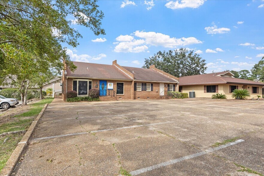 More Photos Of 235-237 John Knox Rd, Tallahassee Medical For Sale