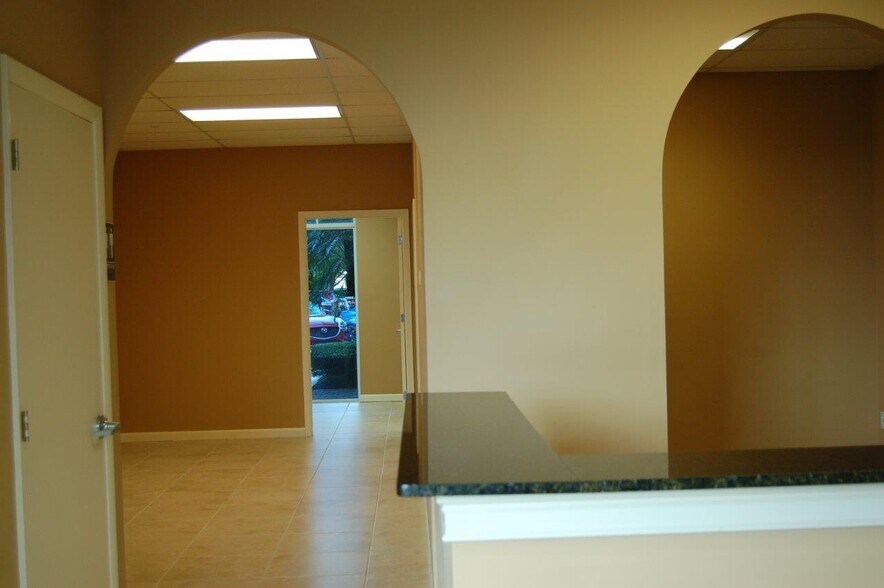 More Photos Of 3307 Northlake Blvd, Palm Beach Gardens Office For Sale