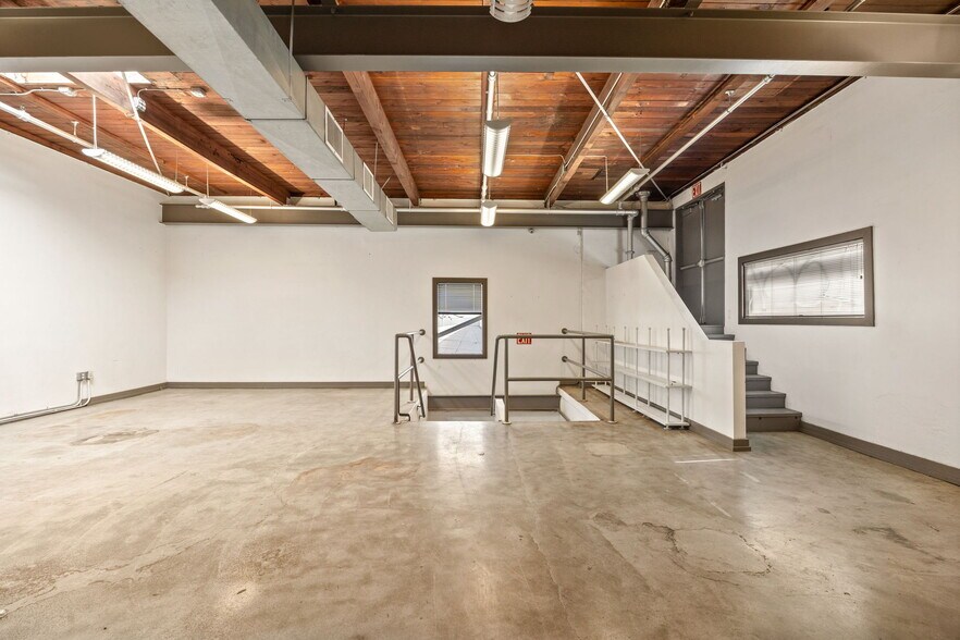 More Photos Of 3150 E 46th St, Los Angeles Loft Creative Space For Lease