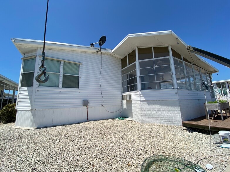 More Photos Of 3096 Skipper Ln, Saint James City Marina For Sale