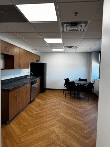 More Photos Of 312 MacCorkle Ave SE, Charleston Office For Lease