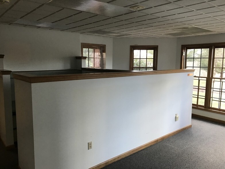 More Photos Of 2970 Corporate Ct, Orefield Medical For Lease
