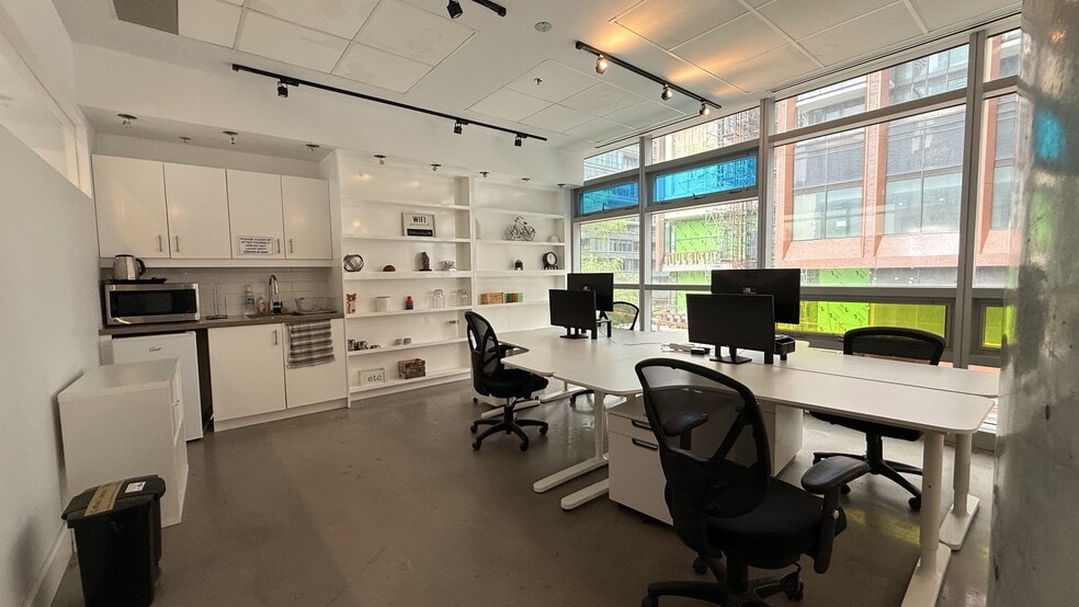 More Photos Of 373-375 King St W, Toronto Apartments For Lease
