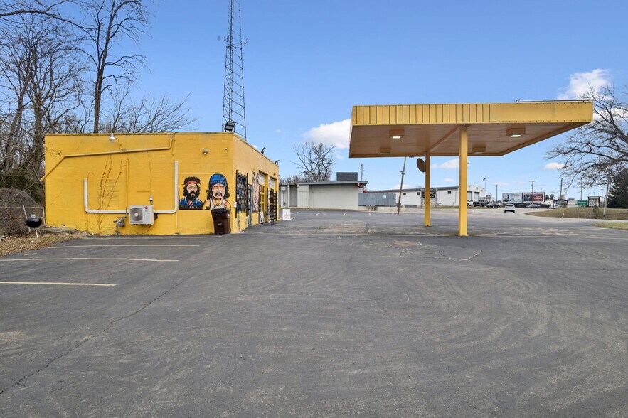 More Photos Of 10984 State Route 28, Blanchester General Retail For Sale