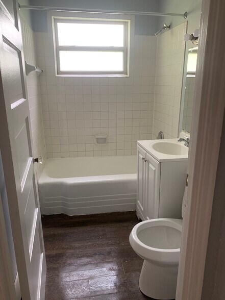 More Photos Of 2039 Emerson Ave, Dayton Apartments For Sale