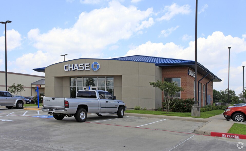More Photos Of 1509 Broadway St, Pearland Bank For Lease