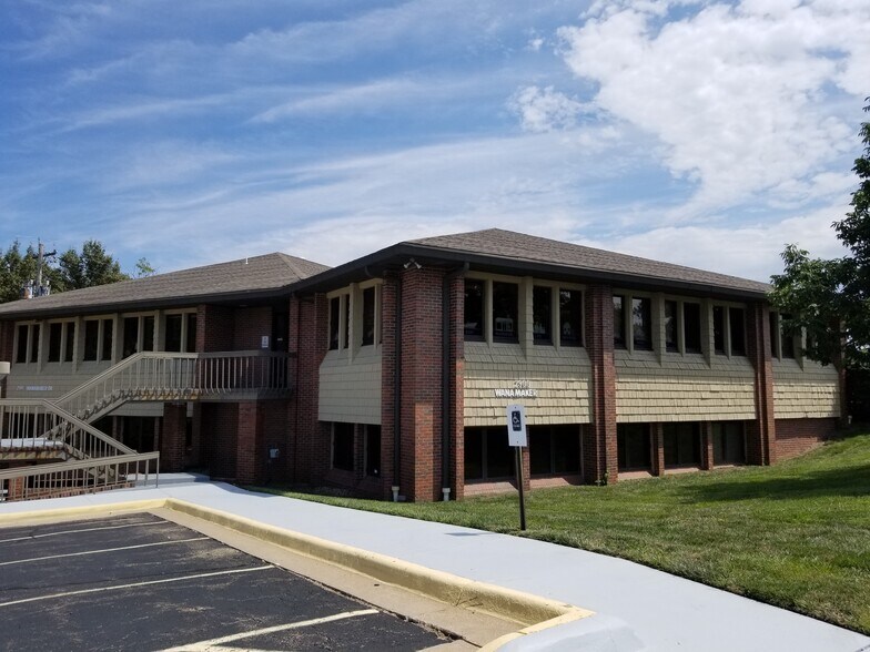 More Photos Of 2900 SW Wanamaker Dr, Topeka Office For Lease