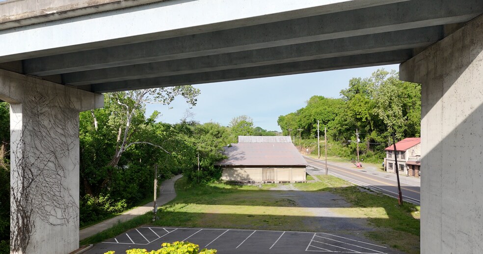 More Photos Of 1833-1837 Netherland Inn Rd, Kingsport General Retail For Lease