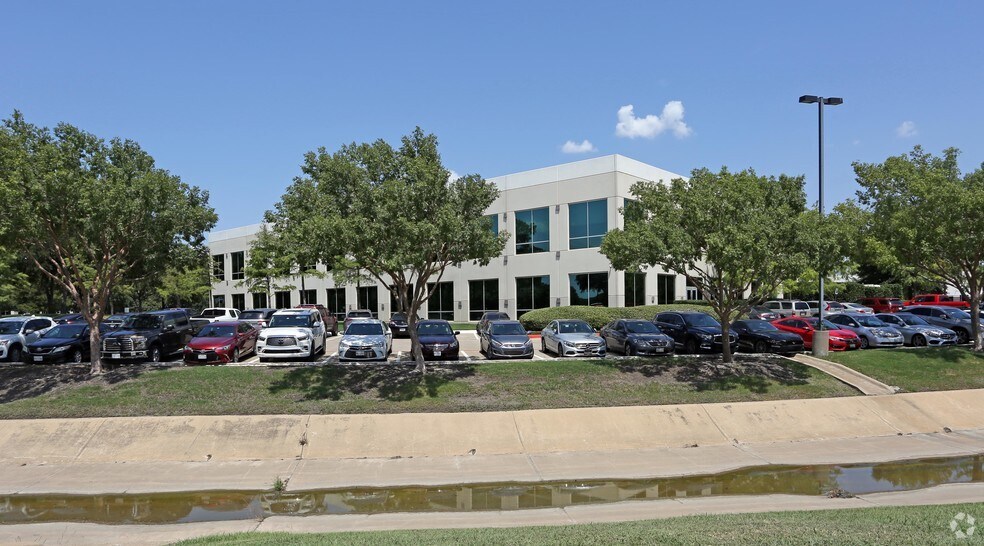 More Photos Of 8650 Freeport Pky, Irving Office For Lease