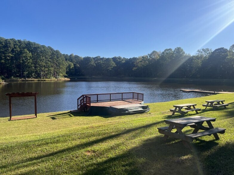 Primary Photo Of 460 Aerodrome Way, Griffin Land For Sale