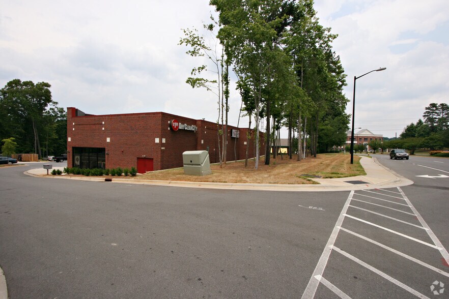 More Photos Of 1641 Matthews Township Pky, Matthews Freestanding For Lease