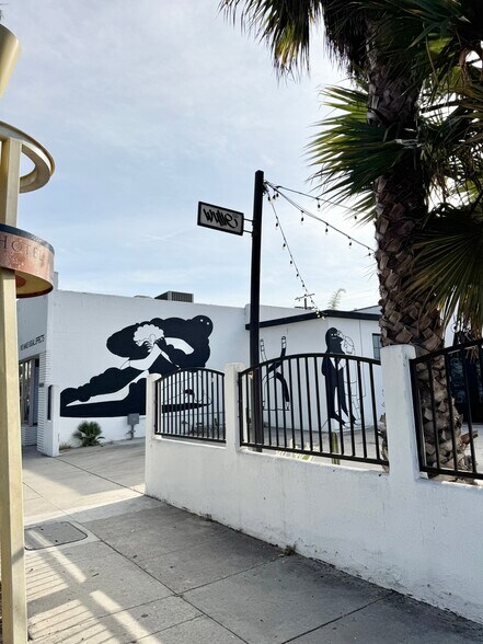 More Photos Of 8534 Washington Blvd, Culver City Freestanding For Sale