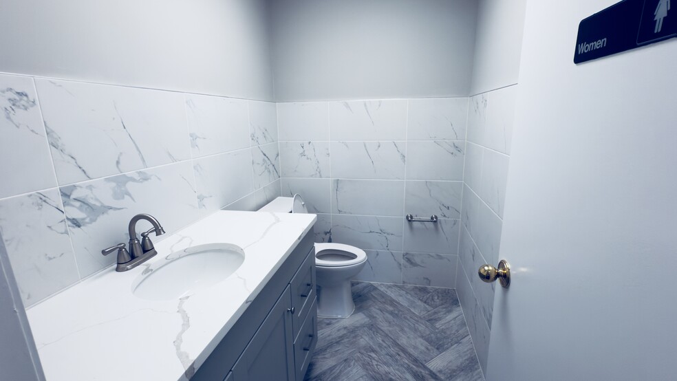 More Photos Of 507 Broad St, Shrewsbury Storefront Retail Office For Lease