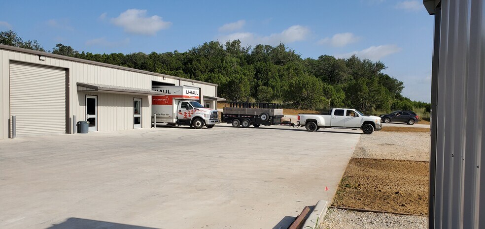 More Photos Of 10401 E Hwy 71, Spicewood Warehouse For Lease